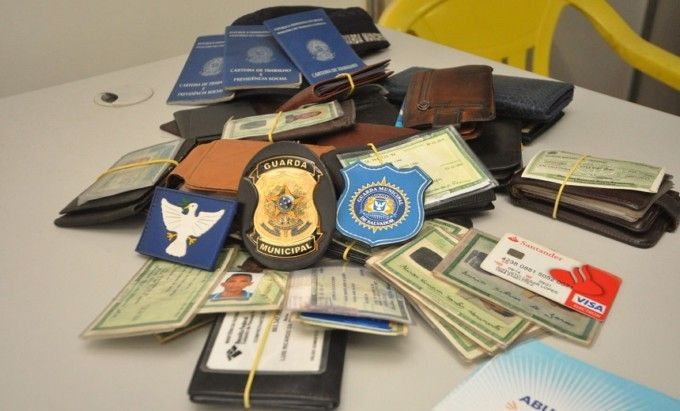 Guarda Municipal realiza entrega de documentos perdidos durante Carnaval