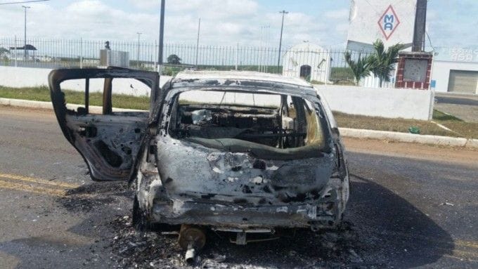 carro queimado em lagoa redonda
