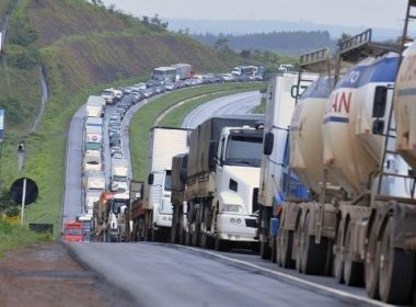 Justiça proíbe bloqueio de estradas federais por caminhoneiros em 6 estados