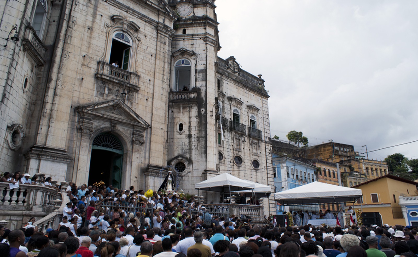Padroeira da Bahia, Nossa Senhora da Conceição é homenageada por centenas de fiéis em Salvador