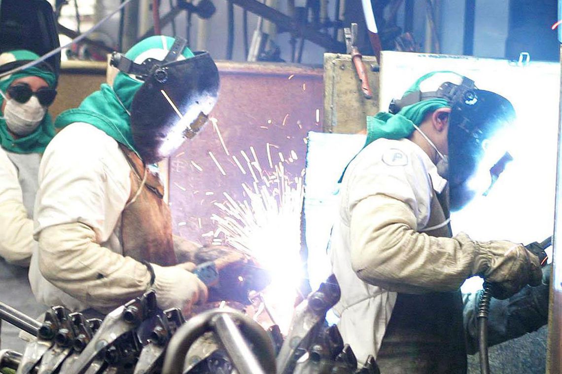 Produção industrial inicia o ano em ritmo menor, aponta CNI