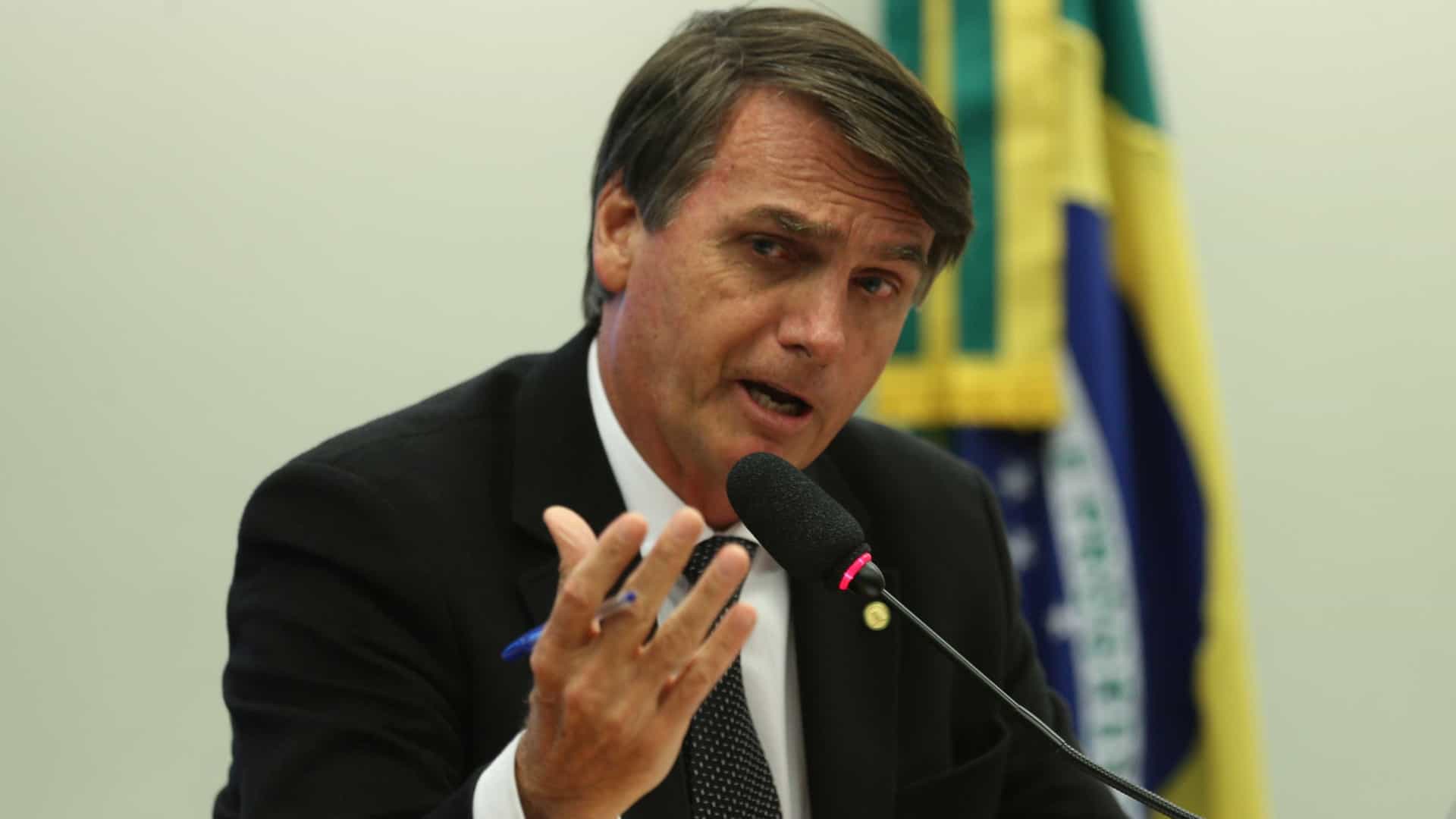 Bolsonaro sinaliza sanção ao fundão para evitar crime de responsabilidade