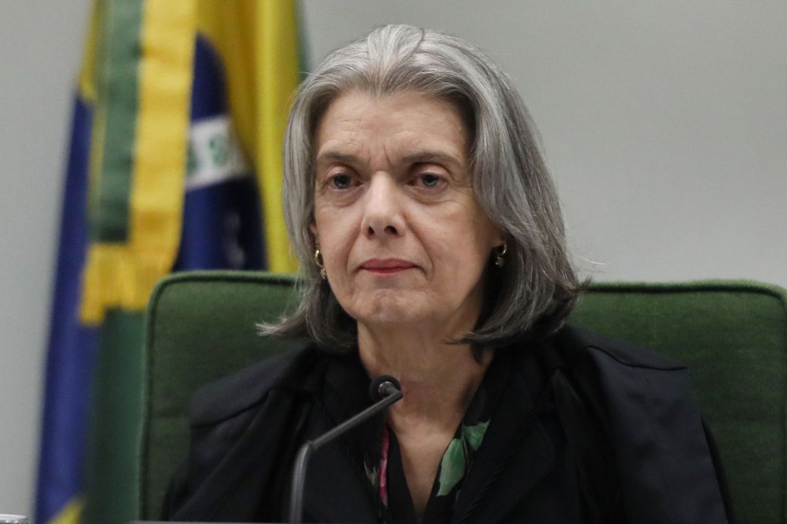 Cármen Lúcia pede que STF julgue queixa que acusa Bolsonaro de genocídio contra indígenas