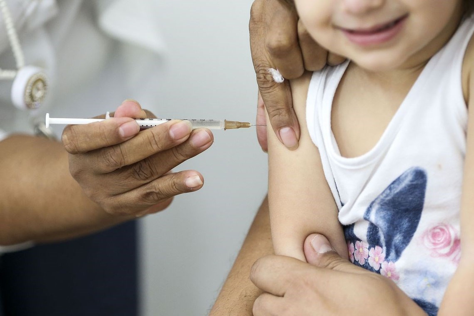 países europeus iniciam vacinação em crianças contra Covid-19