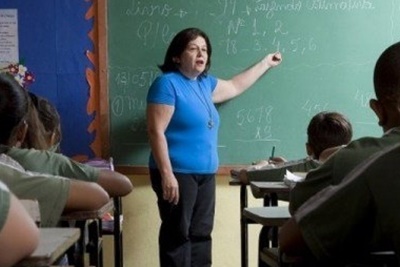 Professores da educação básica terão reajuste no piso salarial, anuncia Bolsonaro