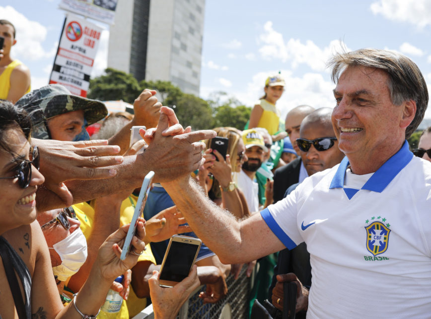 Vídeo: após críticas, Bolsonaro afirma que movimento foi iniciativa do povo e cita ônibus e metrôs cheios, “É a realidade”
