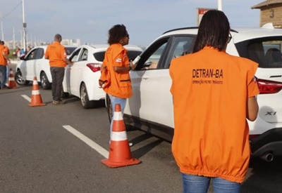 Detran/Bahia reforça que motoristas podem dirigir com CNH vencida sem risco de punições no estado