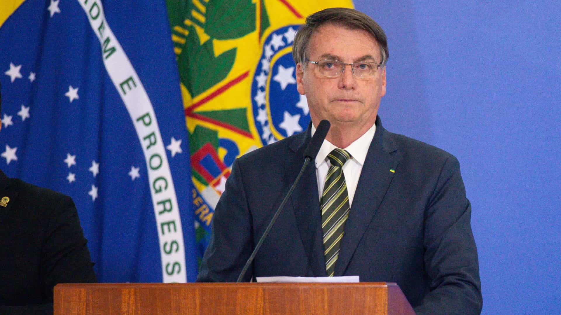 Bolsonaro volta a defender reabertura do comércio