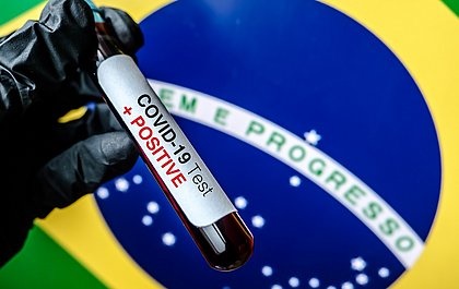 Com novos 1.374 óbitos, Brasil ultrapassa 52,6 mortes por coronavírus
