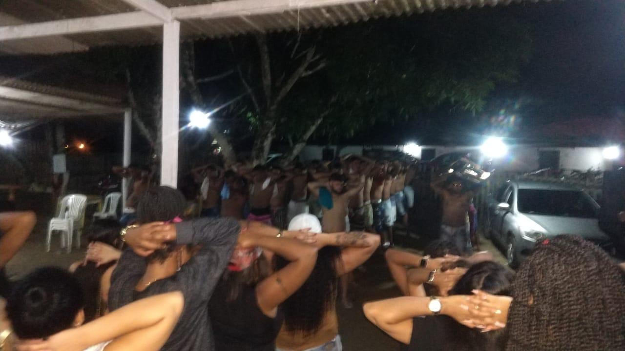 SAJ: Polícia acaba com festa na zona rural com quase 100 pessoas