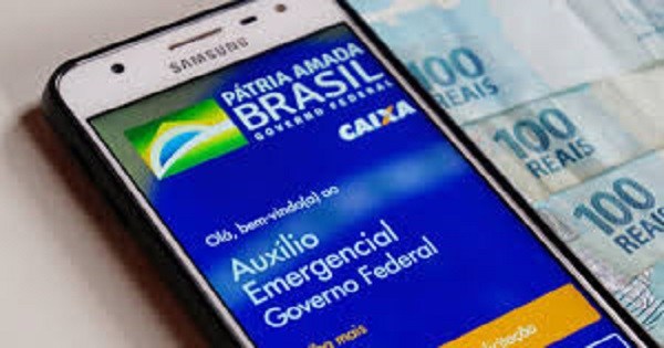 Mais de meio milhão de brasileiros devem fazer a devolução do Auxílio Emergencial, consulte