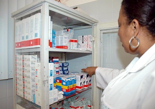 Preços de medicamentos para hospitais registram sexta queda consecutiva em novembro