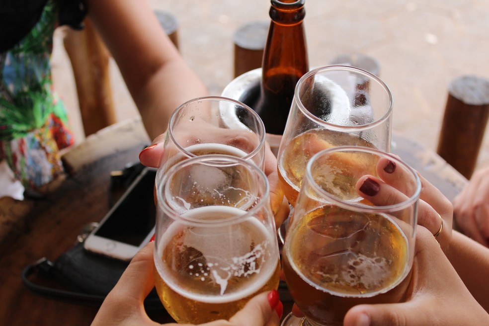 Prefeitura de Feira de Santana prorroga decreto que proíbe venda de bebidas alcoólicas em espaços públicos