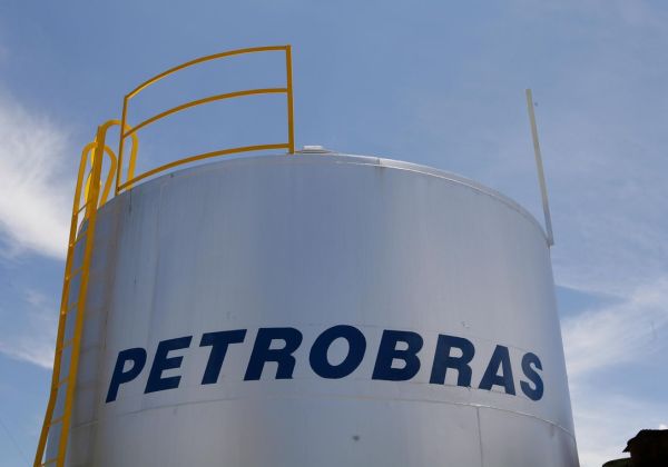 Petrobras aumenta em 9% preço do diesel nas refinarias a partir de amanhã(10)