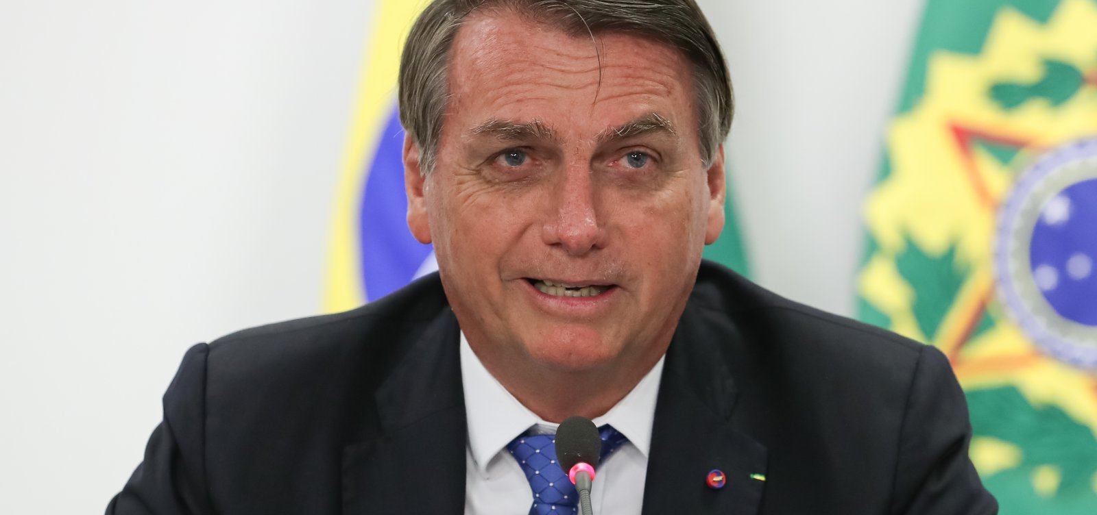 "Passaremos de pandemia para endemia nos próximos dias", diz Bolsonaro