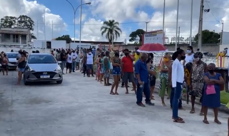 Fila no Ginásio de esportes 5