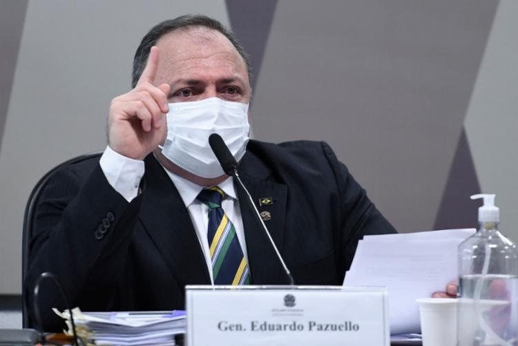 Senado diz que Pazuello passou mal, e ex-ministro nega; sessão é suspensa