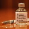 Vacina contra gripe pode reduzir sintomas graves da covid