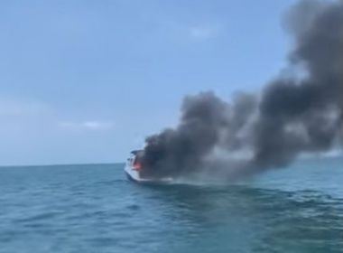 Vídeo: lancha pega fogo e 4 pessoas são resgatadas em Ilha de Maré