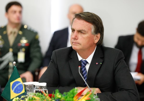 Presidente diz que Brasil não aguenta um novo lockdown: Vai condenar todo mundo à miséria