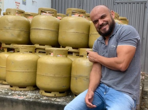Prefeito de Aiquara sanciona lei que garante vale gás para famílias de baixa renda
