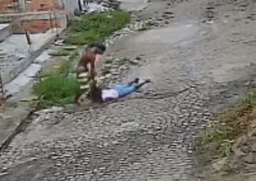 Adolescente é sequestrada na porta de escola na cidade de Amargosa