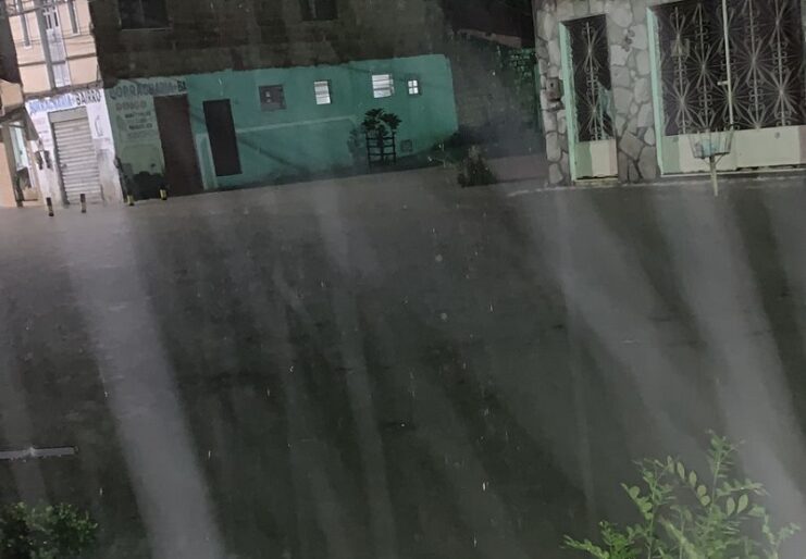 Forte chuva causa alagamentos em Cruz das Almas, Nazaré, Ubaíra, Mutuípe e outras cidades; confira