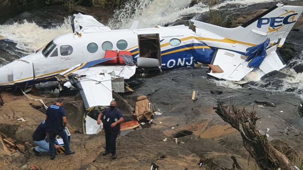 Marília Mendonça e demais vítimas de queda de avião morreram de politraumatismo, informa legista em Caratinga