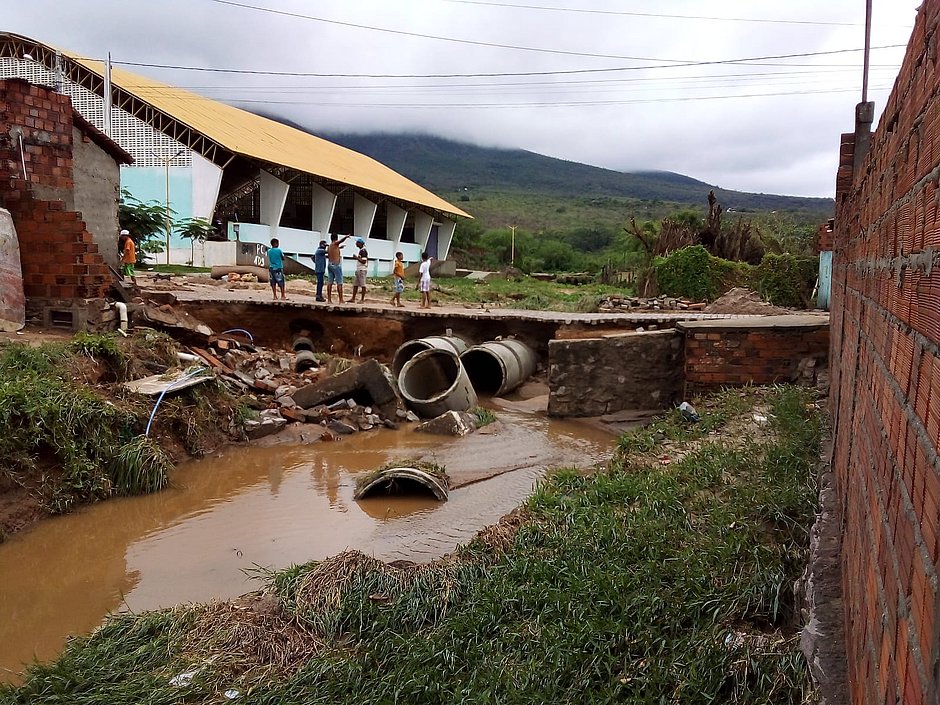 Quatro cidades baianas decretam estado de emergência por causa da chuva