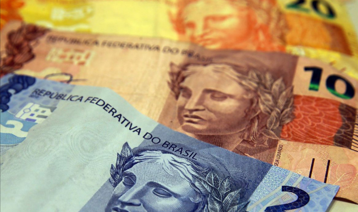 Governo da Bahia vai pagar salários dos servidores públicos no dia 27