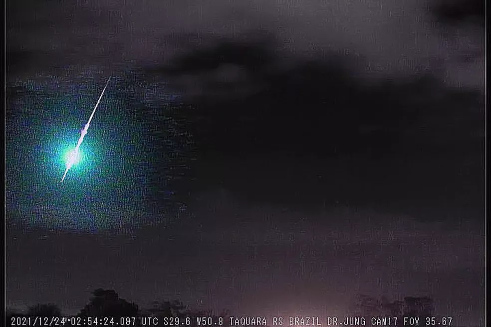 Observatório registra meteoro no céu do Brasil