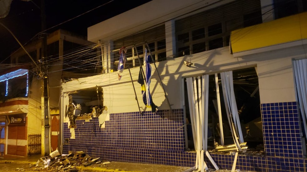 Três suspeitos de explodir agência em Iguaí são presos horas após crime