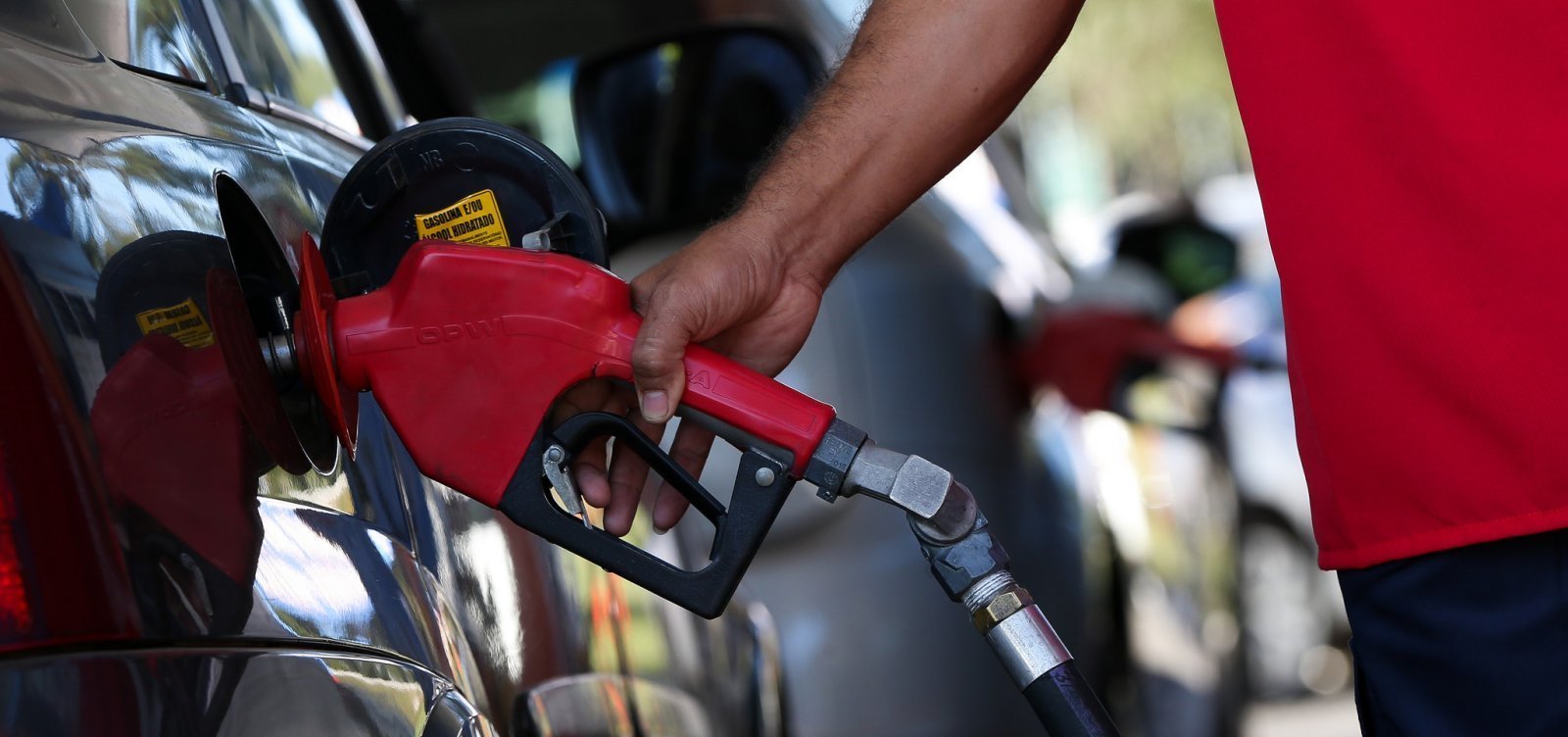 Preço dos combustíveis é novamente reajustado em refinaria baiana