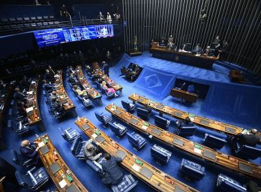 Senado trabalha para reduzir em até R$ 3 preço do combustível, diz relator