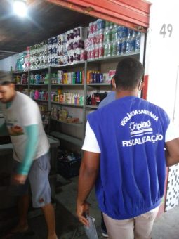Vigilância Sanitária realiza inspeções em estabelecimentos comerciais de Ipiaú atingidos pelas enchentes