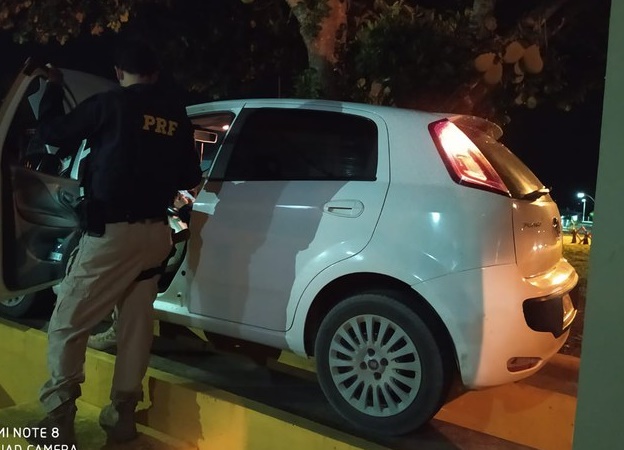 Homem beneficiado por indulto de Natal é preso pela PRF com carro roubado em Santo Antônio de Jesus