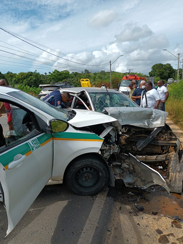Acidente entre dois veículos é registrado na estrada da Barrocas, em Vera Cruz
