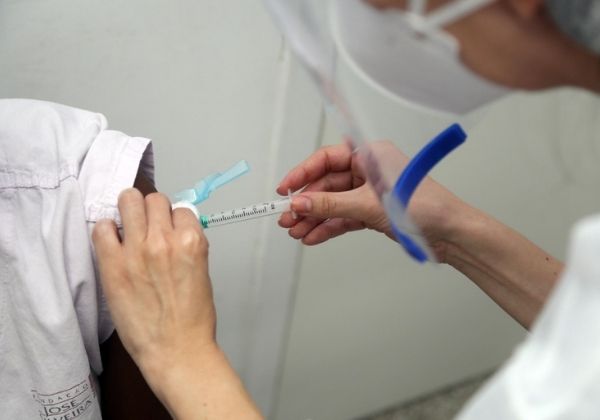 Não vacinados respondem por 80% das internações na Bahia