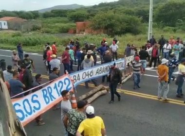 Cafarnaum: Protesto bloqueia dois sentidos de pista e cobra reforma de estrada