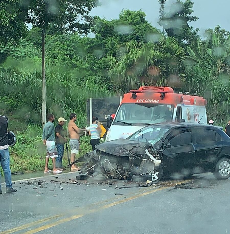 SAJ: dois carros colidem na BR-101, próximo ao Alto Santo Antônio nesta sexta (4)