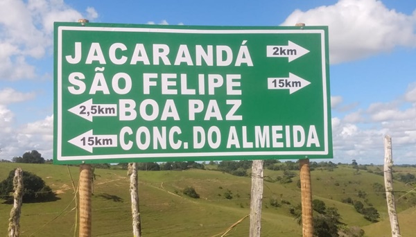 Agora tem novidade na entrada do Jacarandá, zona rural de Dom Macedo Costa