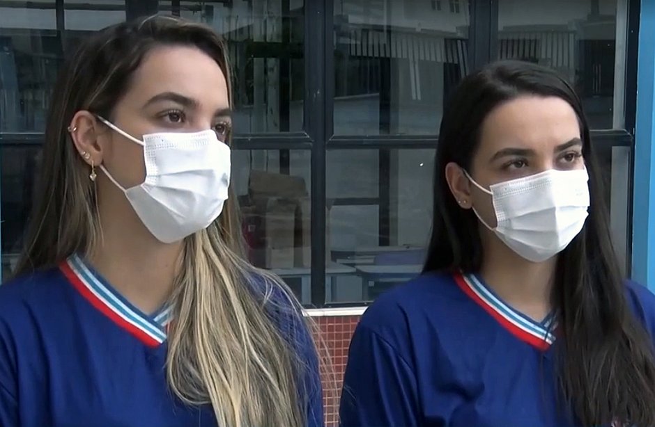 Teixeira de Freitas: irmãs são aprovadas em 30 cursos de Medicina em faculdades públicas
