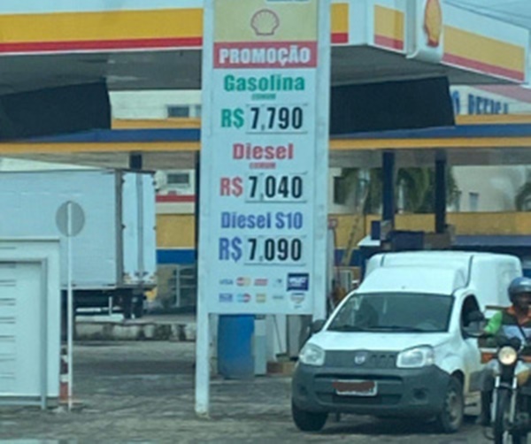 Gasolina tem aumento e é vendida por R$ 8 em alguns postos da Bahia; em SAJ, preço do litro chega a R$ 7,79