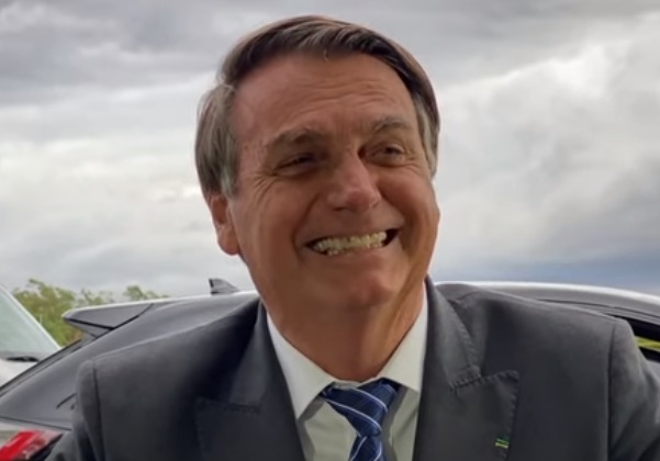 Bolsonaro usa músicas de Anitta, Xuxa e Caetano para exaltar seu governo e pré-campanha