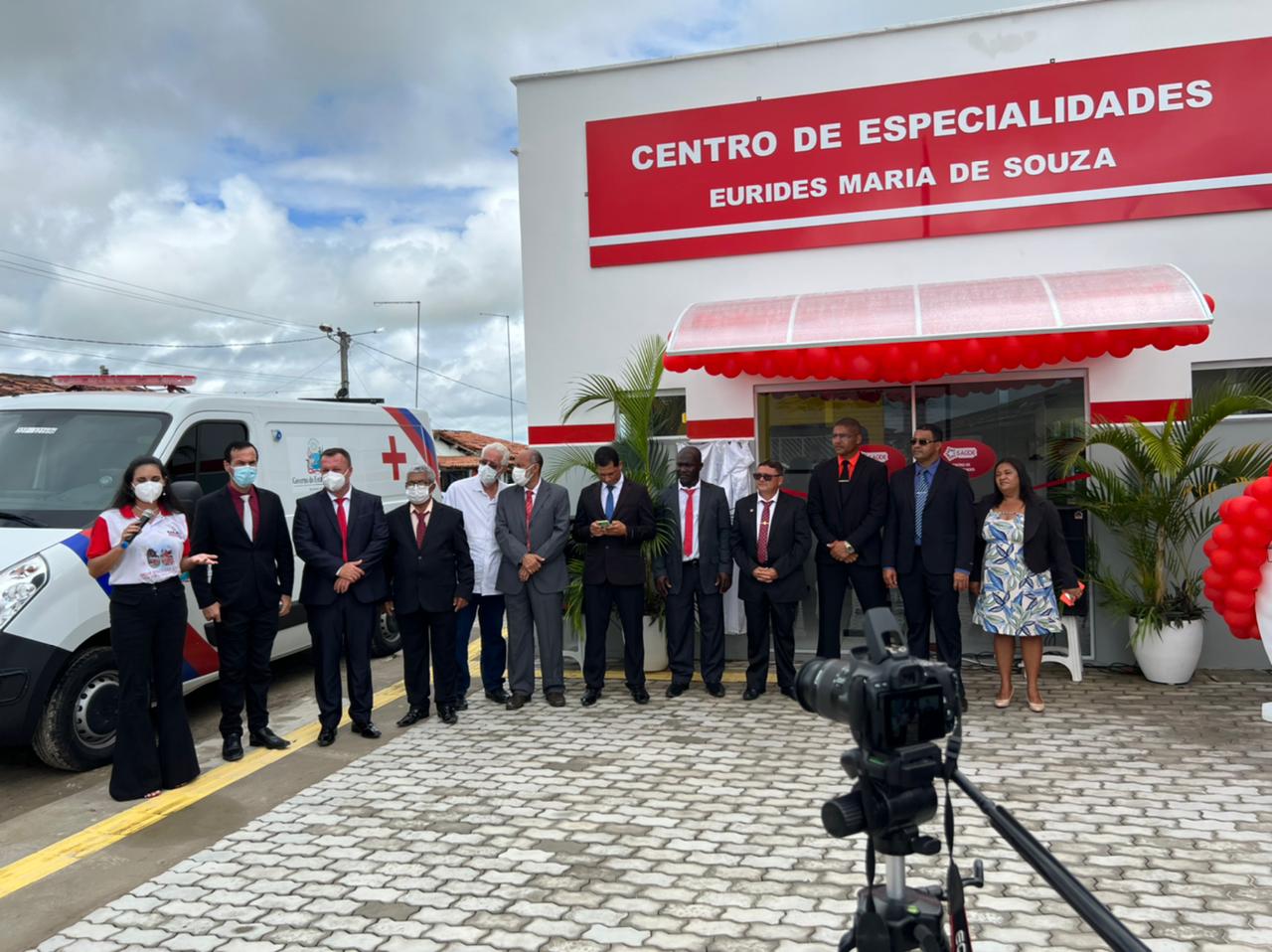 No aniversário da cidade, prefeitura de Dom Macedo inaugura Casa da Cidadania e Centro de especialidades