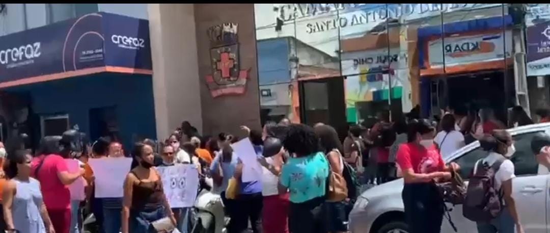 SAJ: Servidores municipais realizam manifestação reivindicando reajuste salarial