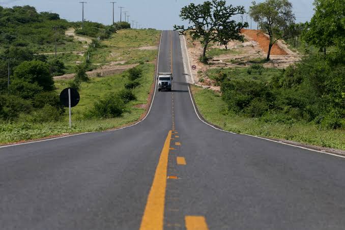 Bahia: quatro rodovias estaduais e uma ponte passarão por obras de infraestrutura