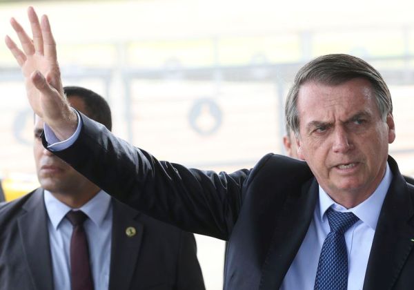 Bolsonaro será 1º presidente a deixar salário mínimo valendo menos que quando assumiu