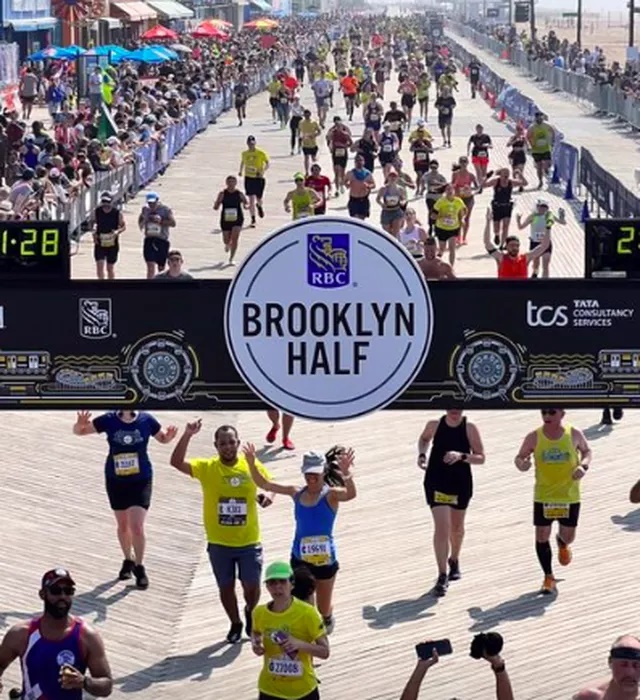 Corredor morre na Meia Maratona do Brooklyn; mais 16 foram hospitalizados