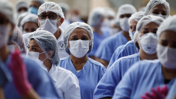 CCJ da Câmara aprova PEC que estabelece lei sobre piso salarial de enfermeiros